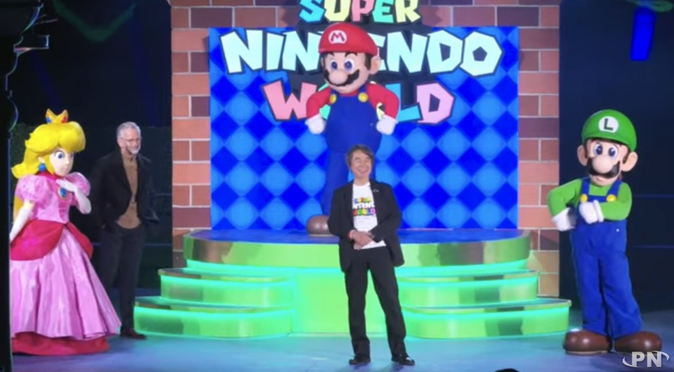 Shigeru Miyamoto sur scène à Super Nintendo World Hollywood